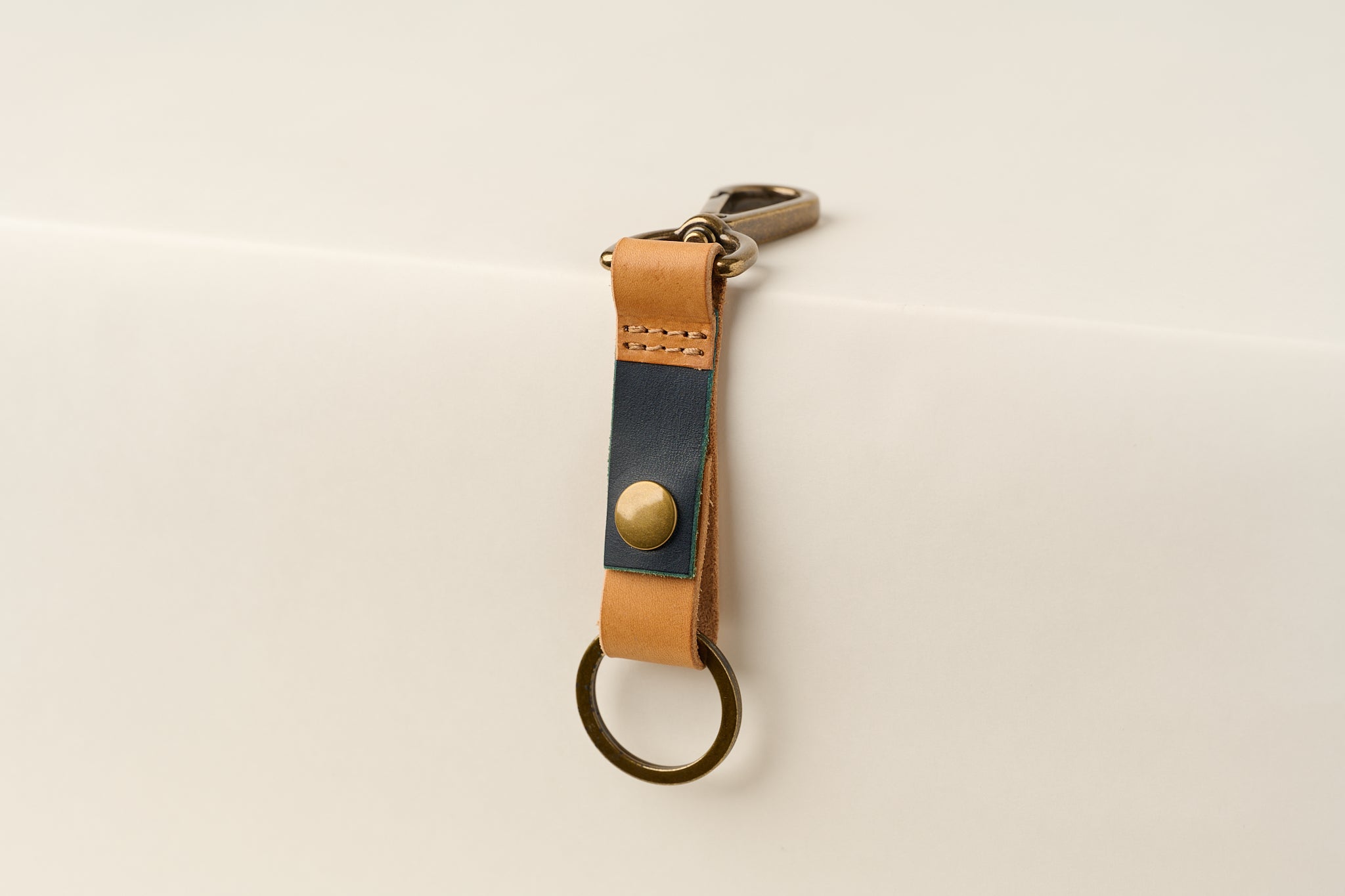 Natural Hecate key ring holder - Anya Roux